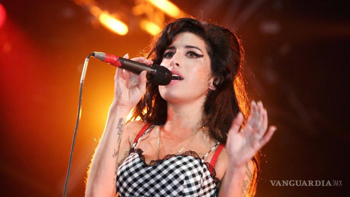 $!Dan a conocer canción inédita de Amy Winehouse