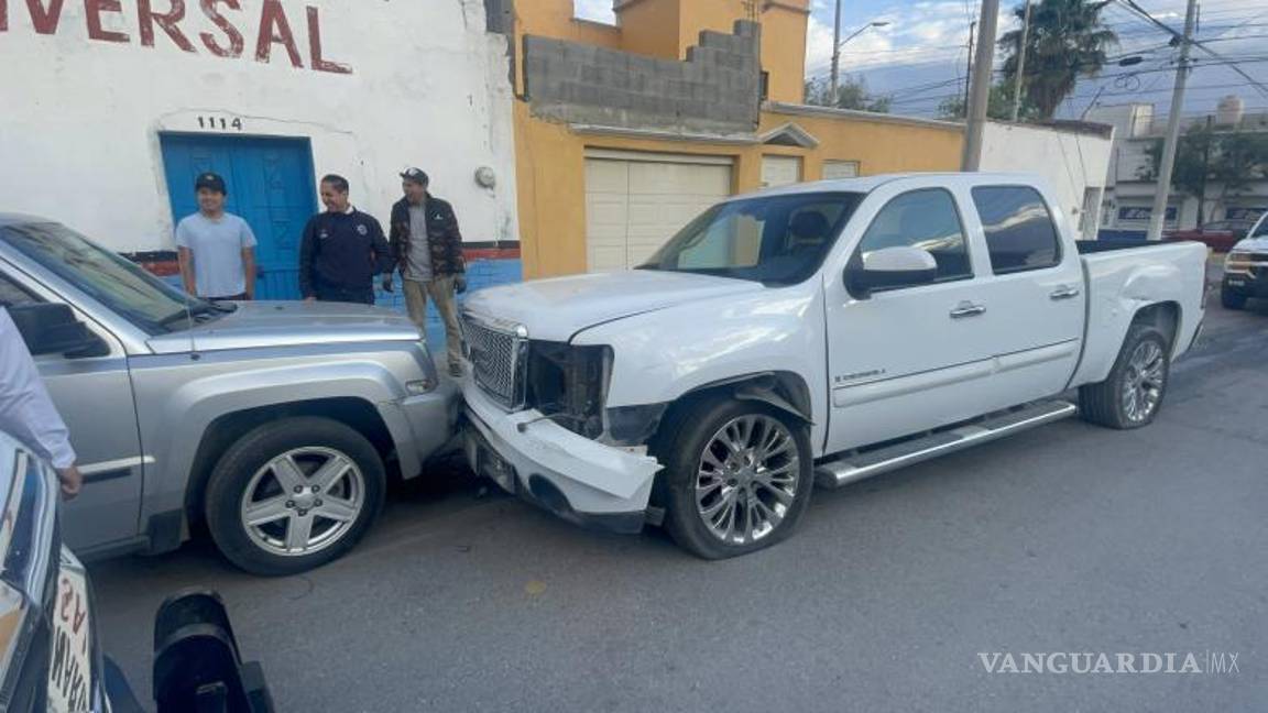 $!En el accidente no hubo personas lesionadas, pero sí cuantiosos daños materiales que se tendrán que pagar.