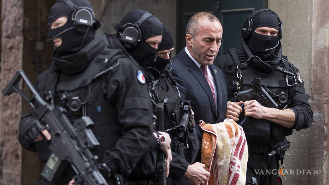 Dimite el primer ministro de Kosovo; sospechoso de crímenes de guerra por el Tribunal de La Haya