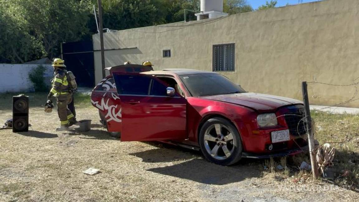 $!El incidente no dejó personas lesionadas, aunque sí movilizó a cuerpos de emergencia en el cruce de Puerto de Matamoros y Puerto Ángel.