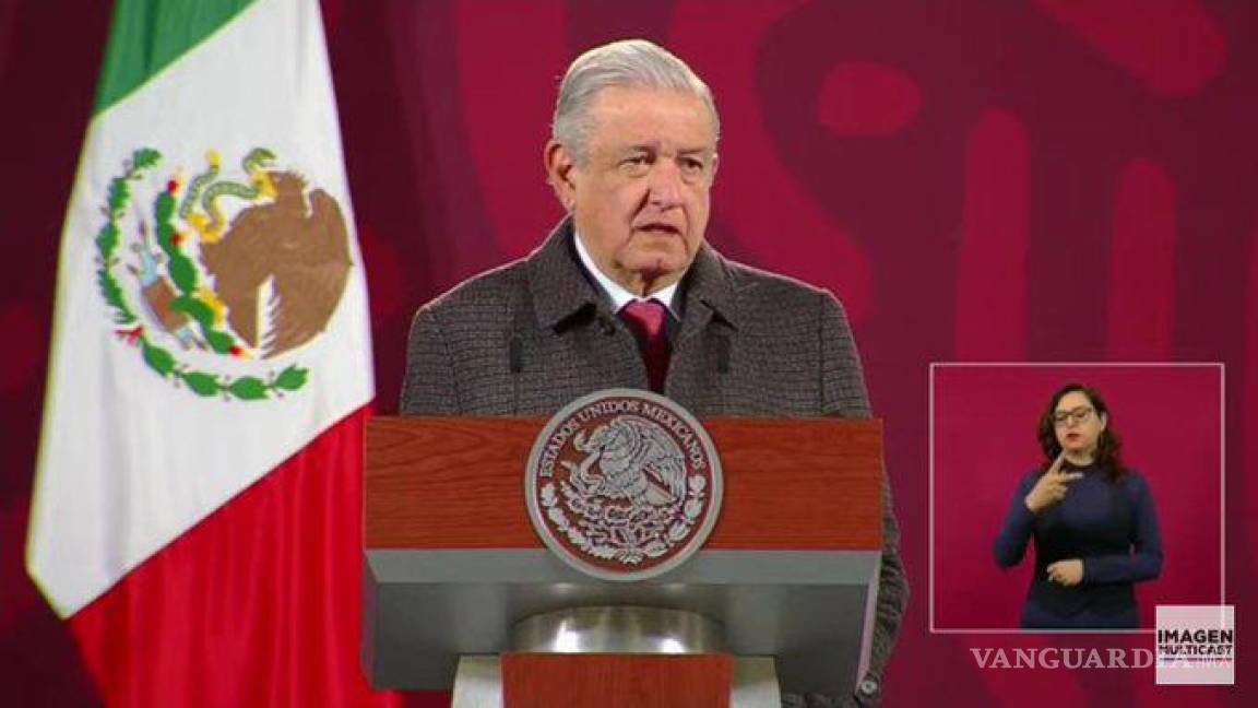 AMLO sigue contra Oxxo, asegura que FEMSA pagó a Krauze y a Camín, entre otros