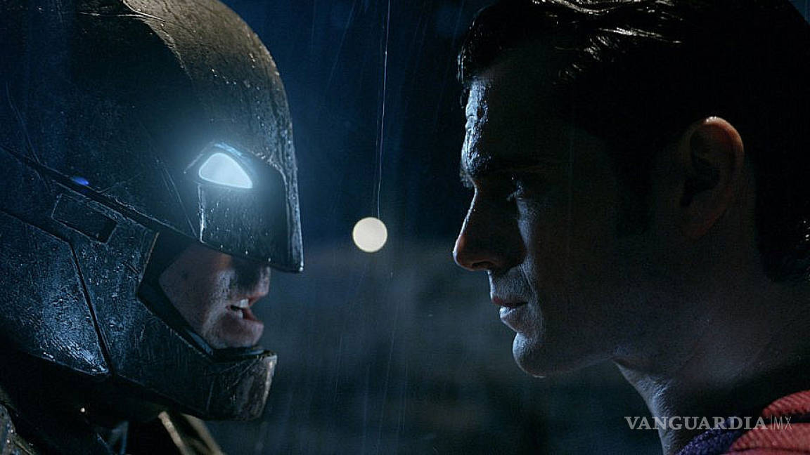 'Batman v Superman' supera a 'Deadpool' en taquilla