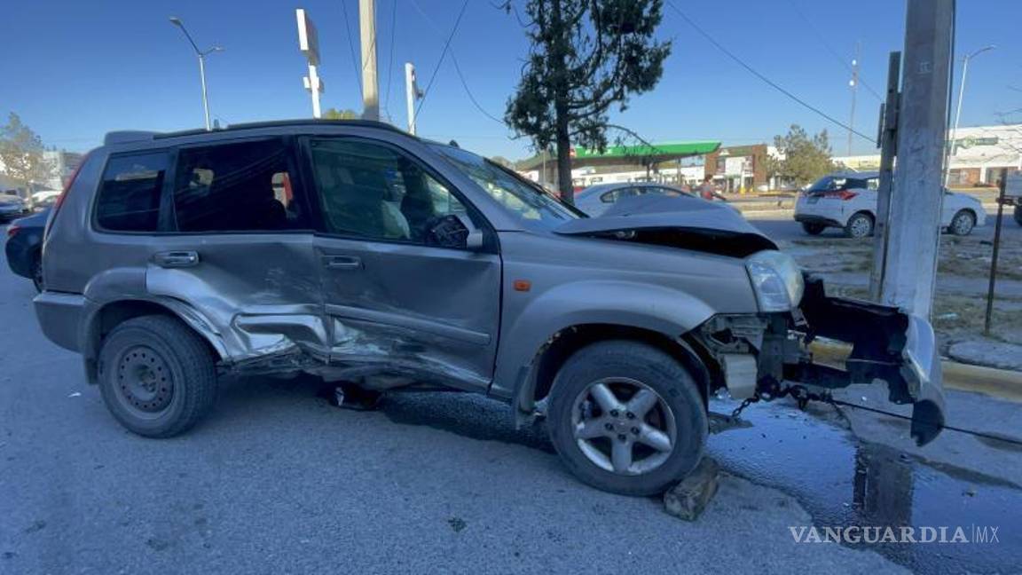 $!A pesar de lo aparatoso del choque y los severos daños materiales, no se reportaron personas lesionadas en el lugar.