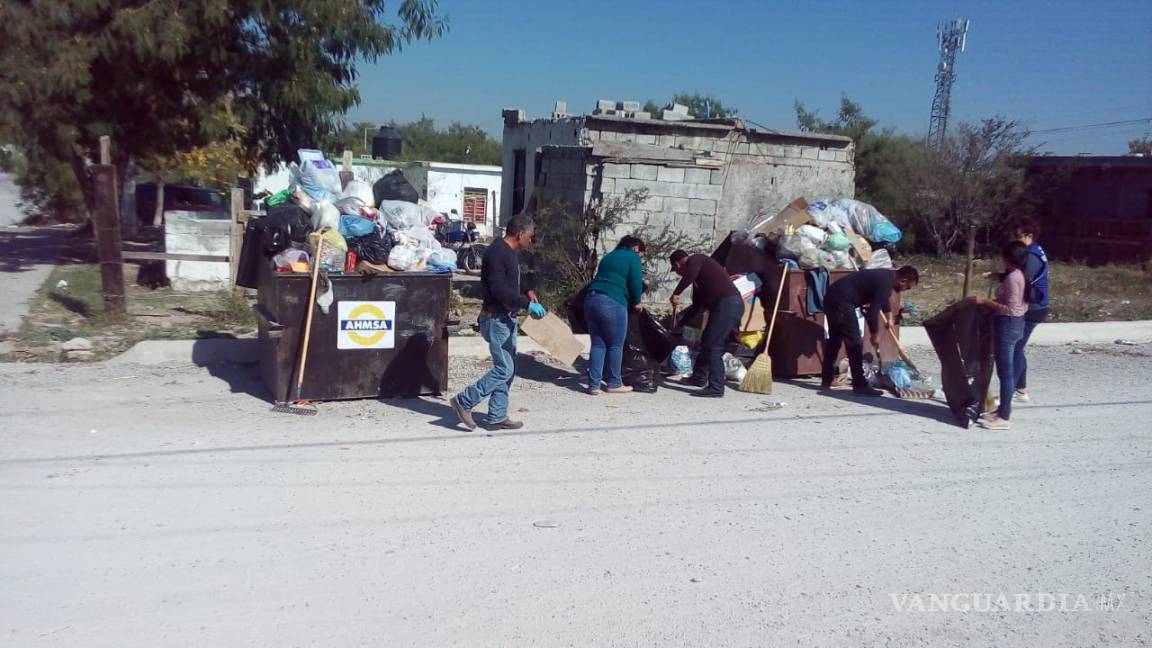 Trabajadores municipales se suman a la limpieza de Monclova