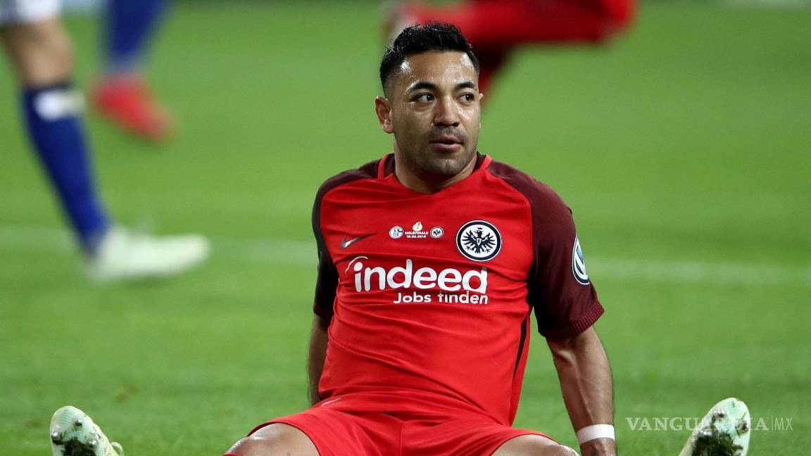 $!Marco Fabián 'prende su veladora' para jugar contra el Borussia Dortmund