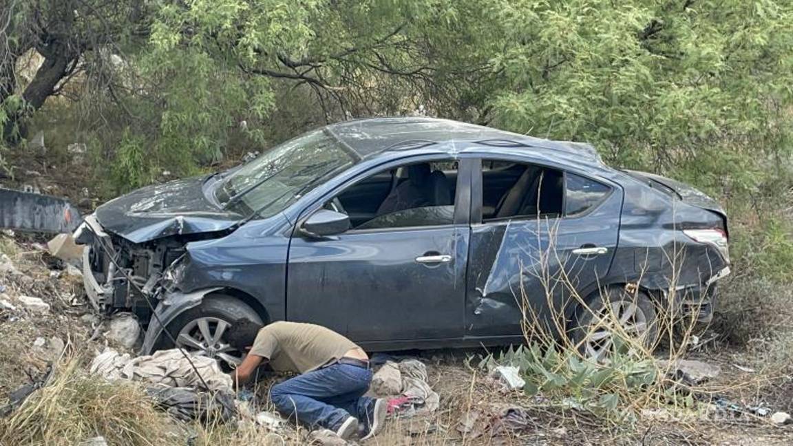 $!El accidente se reportó alrededor de las 13:00 horas de este martes, siendo el personal de la Policía Civil de Coahuila quienes arribaron a tomar conocimiento.