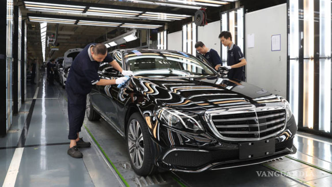Daimler también en problemas con el diésel, revisará 774 mil autos en Europa