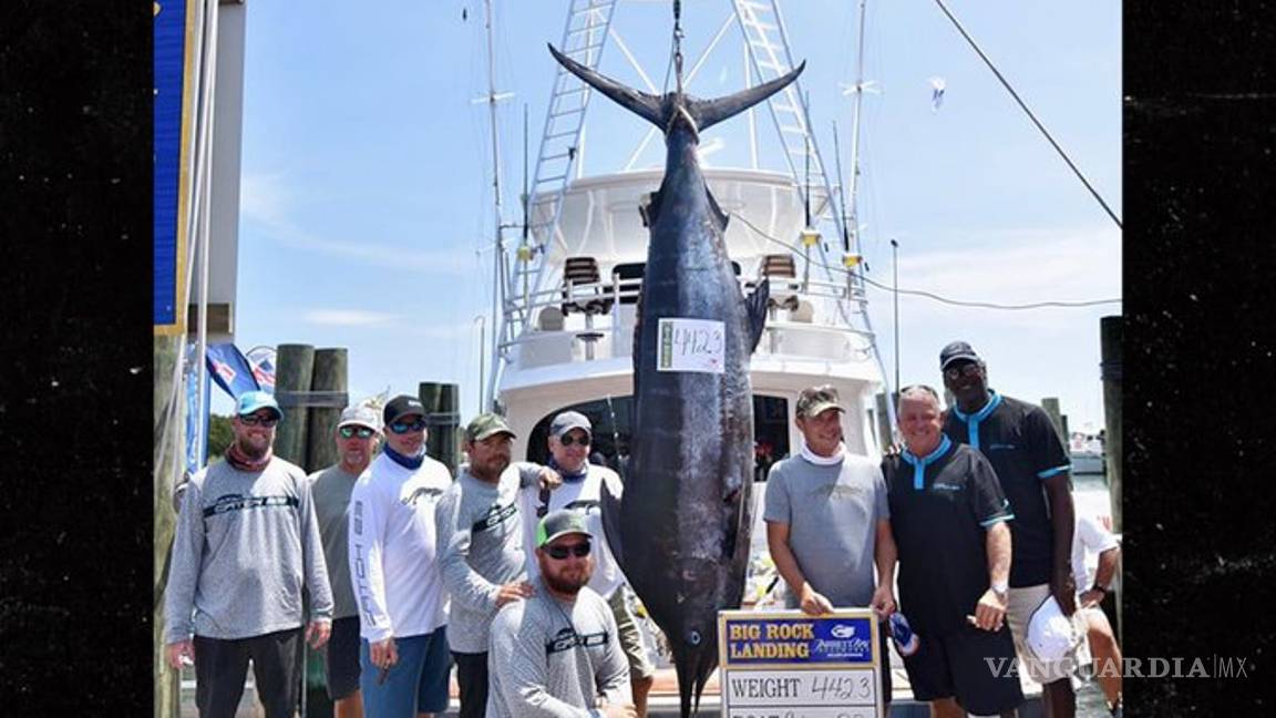 $!Michael Jordan captura un marlín de 200 kilos