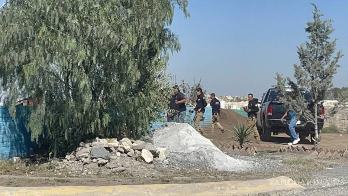 $!Autoridades y familiares llegaron al lugar de lo ocurrido.