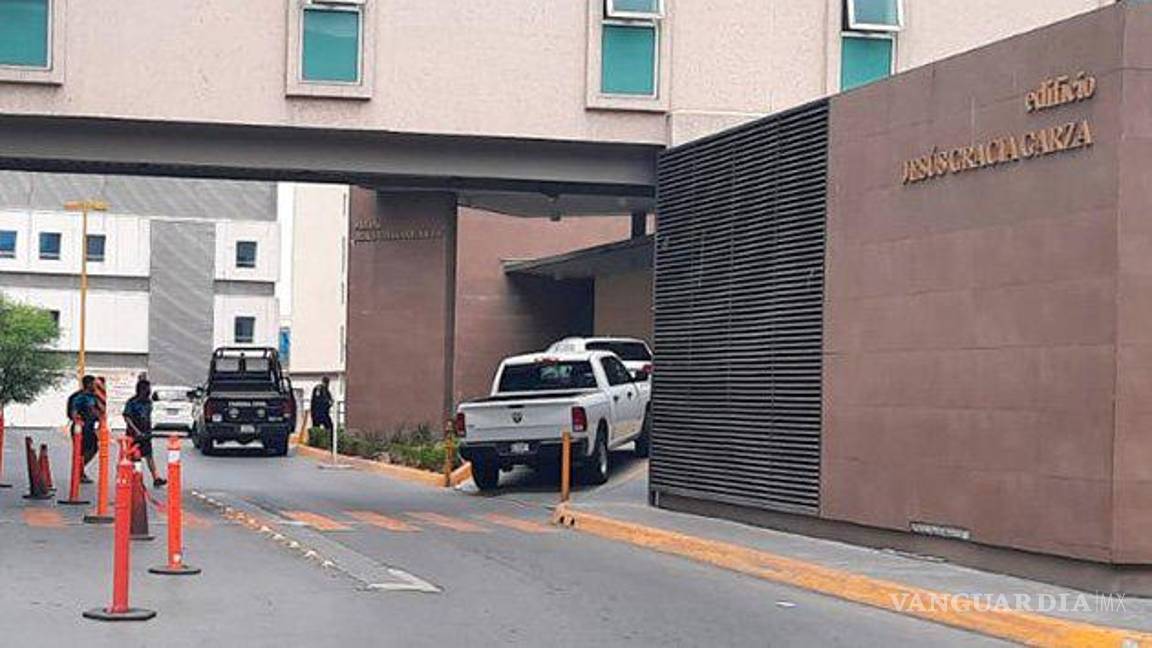 $!Jaime Rodríguez ‘El Bronco’ es trasladado a hospital para una valoración médica