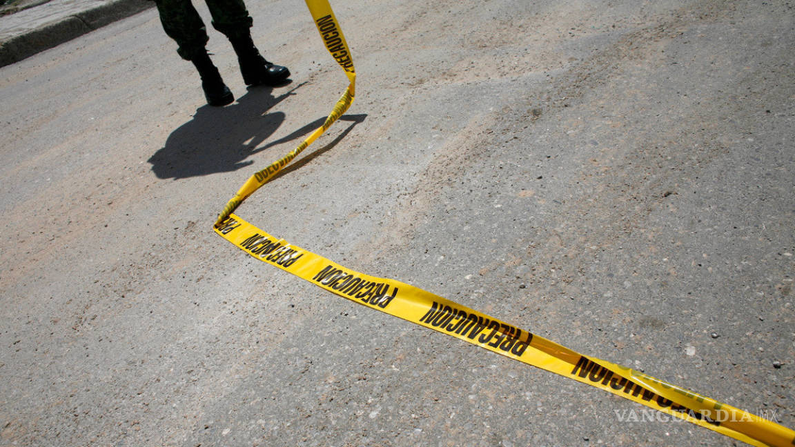 Encuentran 15 cadáveres apilados y encobijados en carretera de Zacatecas