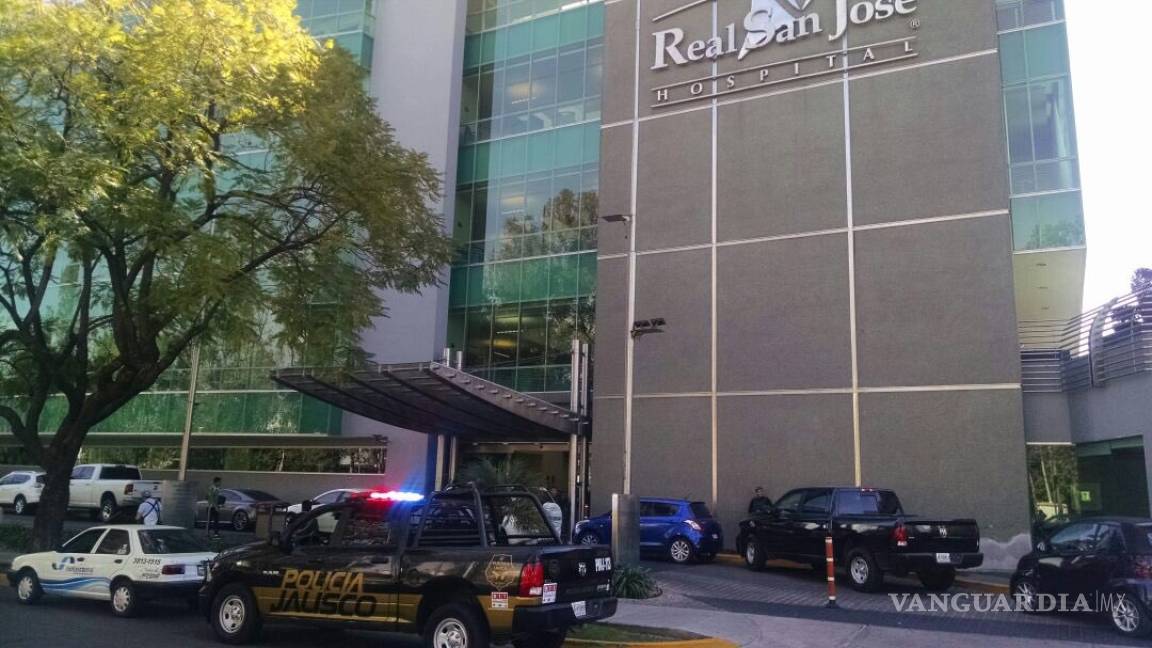 Balean a jefe policiaco de Jalisco; sobrevive, pero está grave