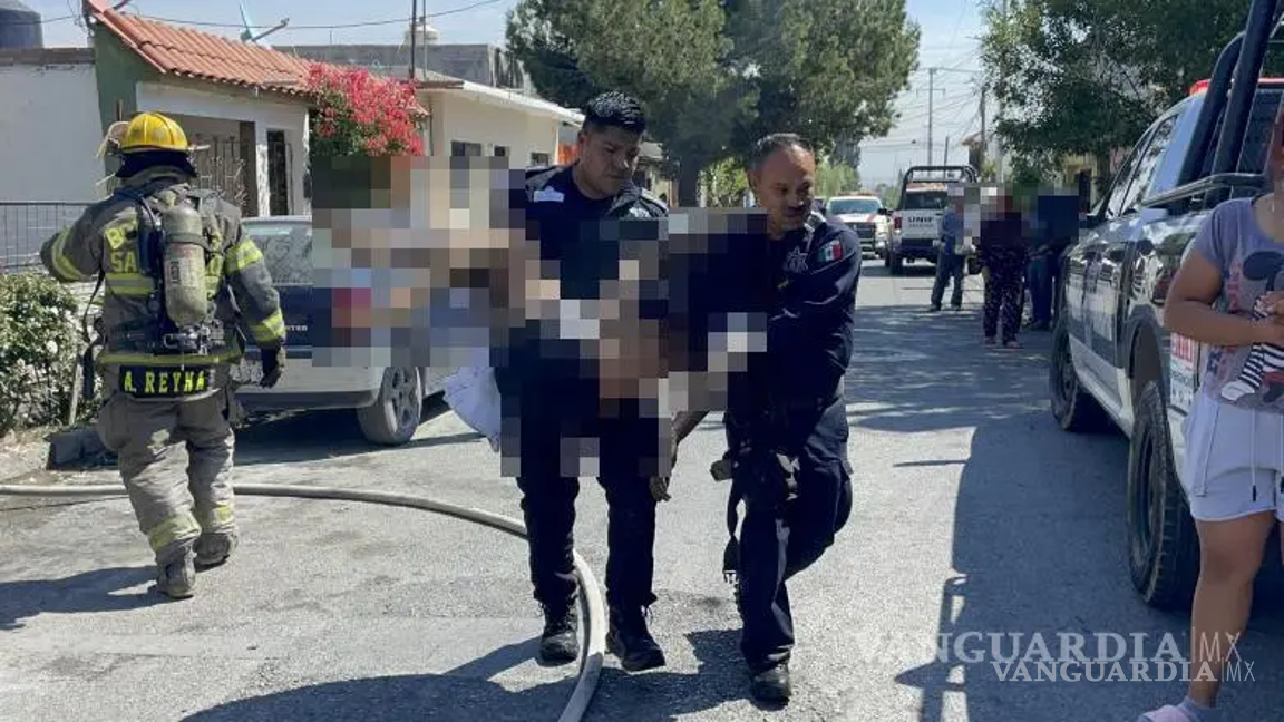 $!Los dos menores fueron sacados de su vivienda ya sin vida; autoridades investigan las causas de este incidente.