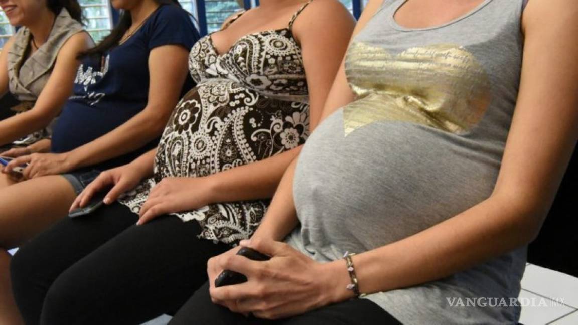 Embarazadas infectadas de coronavirus pueden transmitirlo a su feto, dice un nuevo estudio
