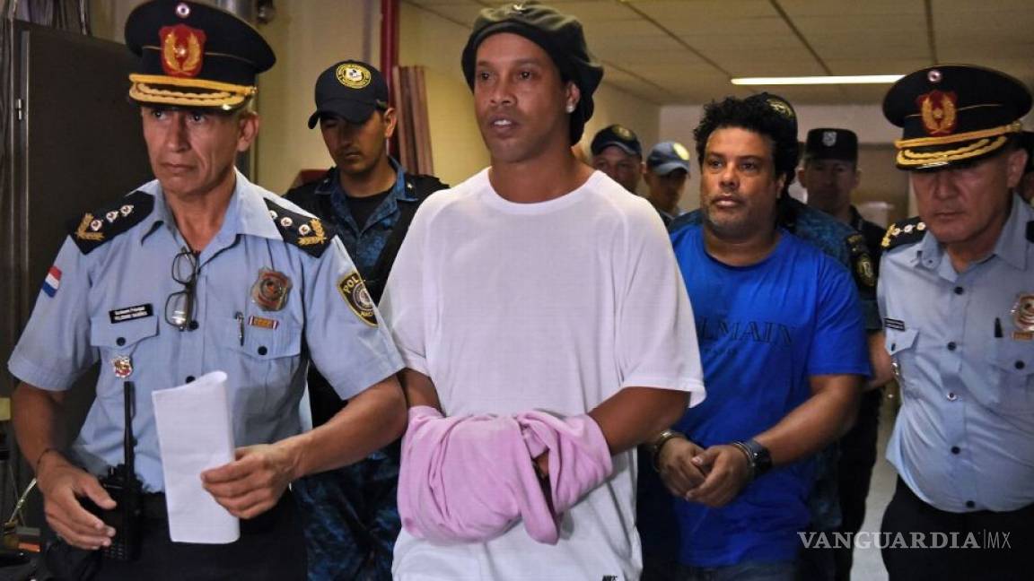 Ronaldinho cumplió 4 meses preso en Paraguay
