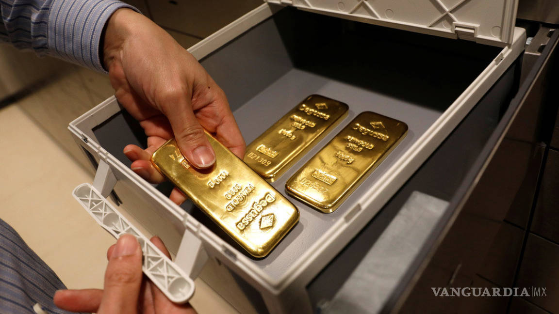 Precio de oro rompe nuevo récord histórico y supera los 2 mil dólares la onza a futuro en octubre