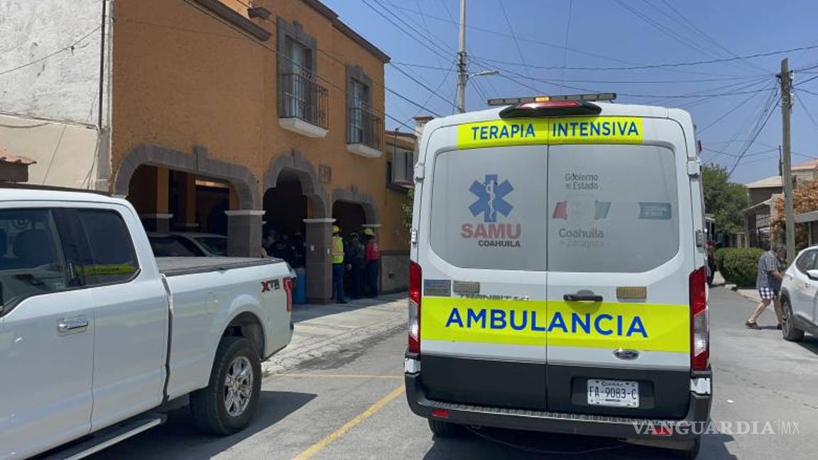 $!Bomberos y paramédicos intentaron reanimar a la víctima, pero lamentablemente se confirmó su deceso en el lugar.