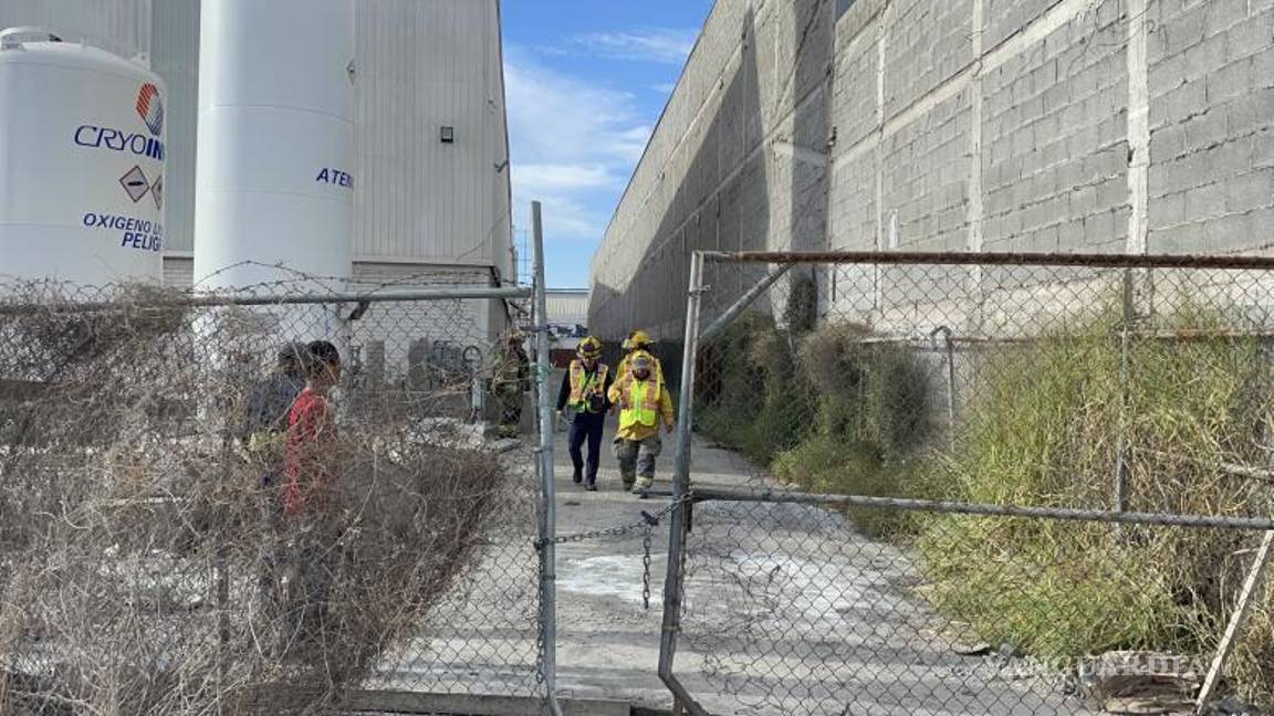 $!Bomberos fueron en apoyo de los paramédicos.