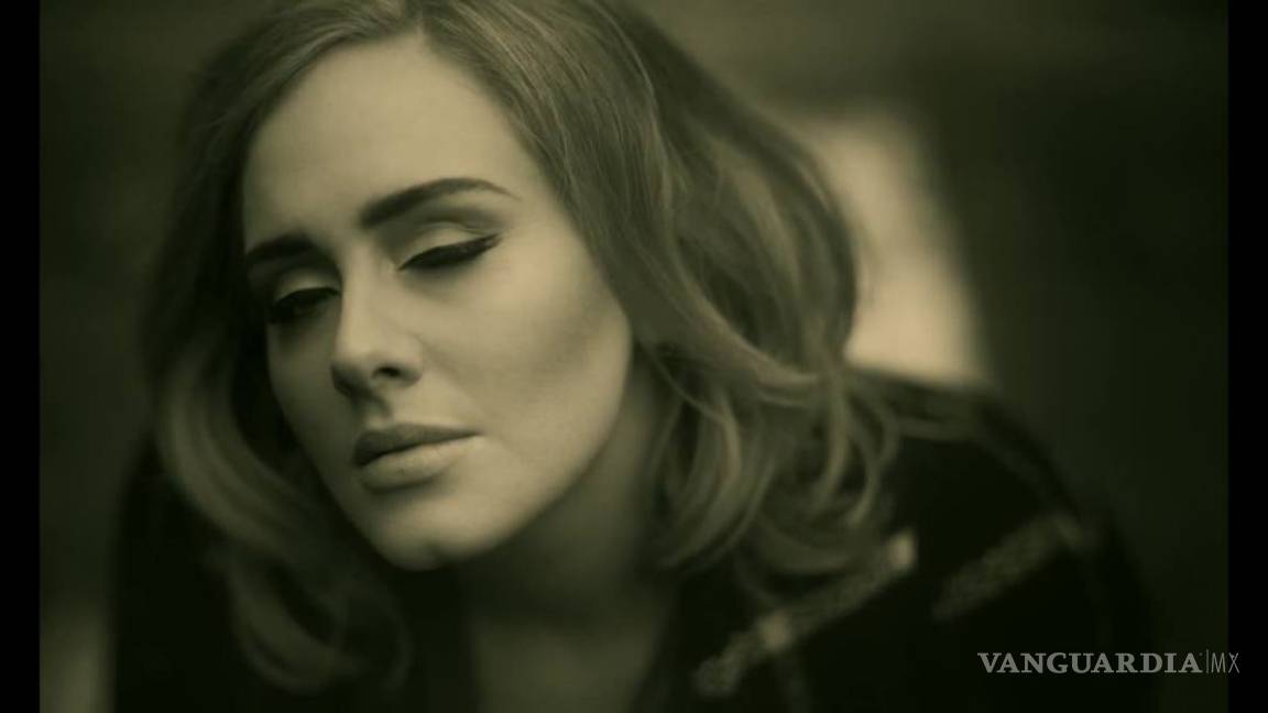 Regresa Adele con “25”, un disco de sonidos potentes