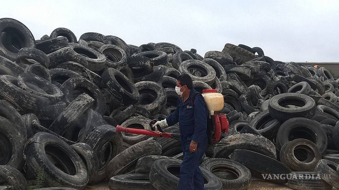 $!Fumigan más de 45 mil llantas de Centro de Acopio en Piedras Negras