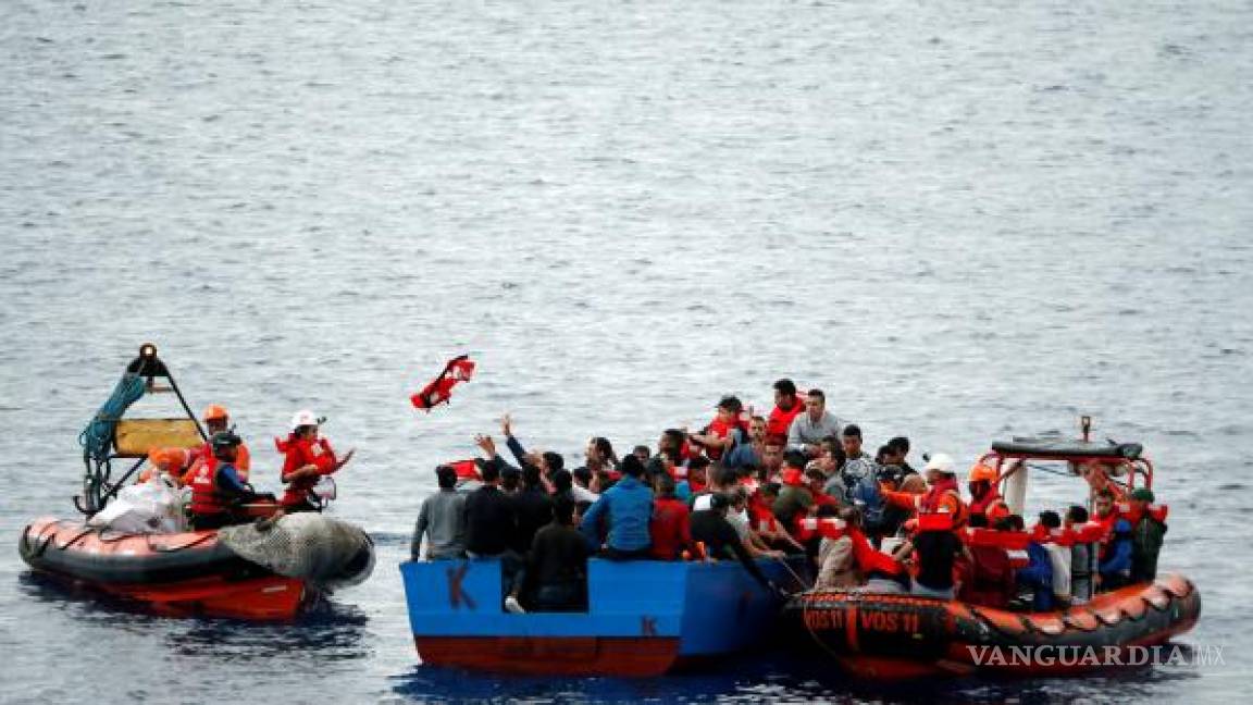 Italia e Inglaterra dejan en mar abierto a migrantes: activistas