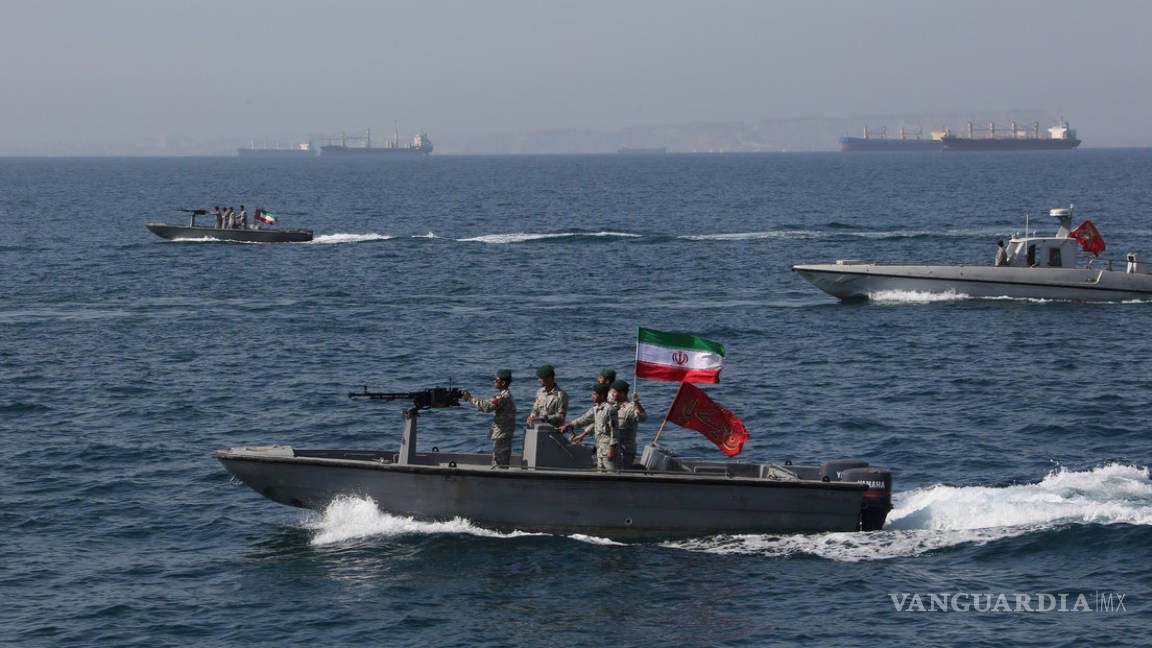 Donald Trump ordena a la Marina que 'derribe y destruya' los cañoneras iraníes si hostigan a los barcos estadounidenses