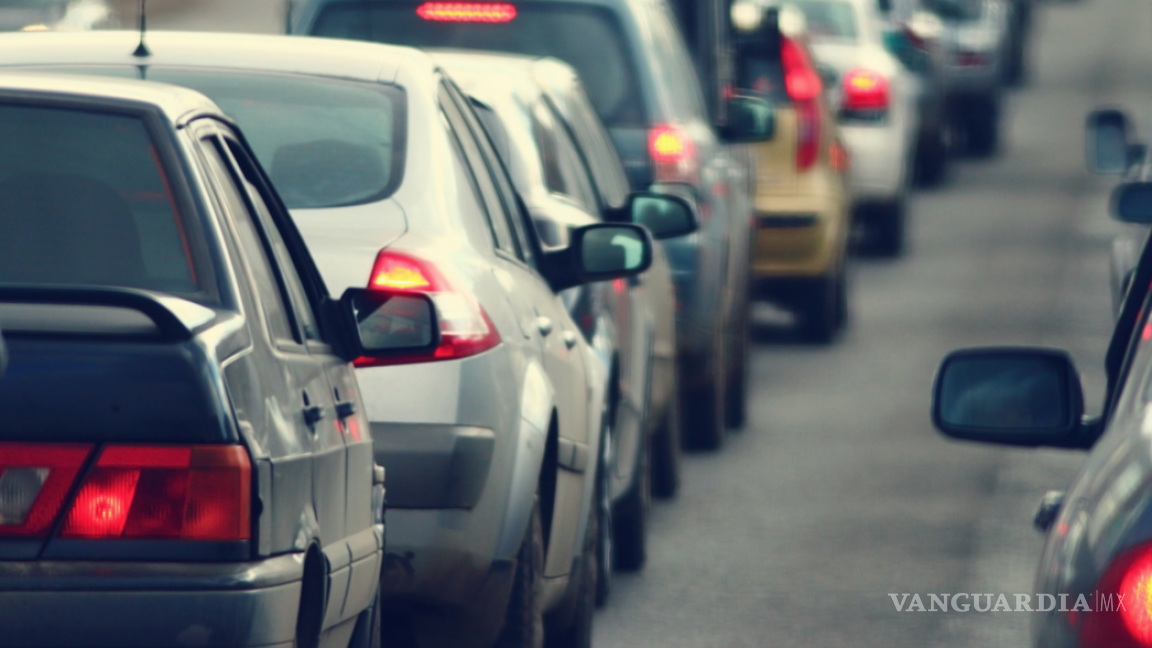 Reportan saltillenses aumento de tráfico en semáforos de Colosio