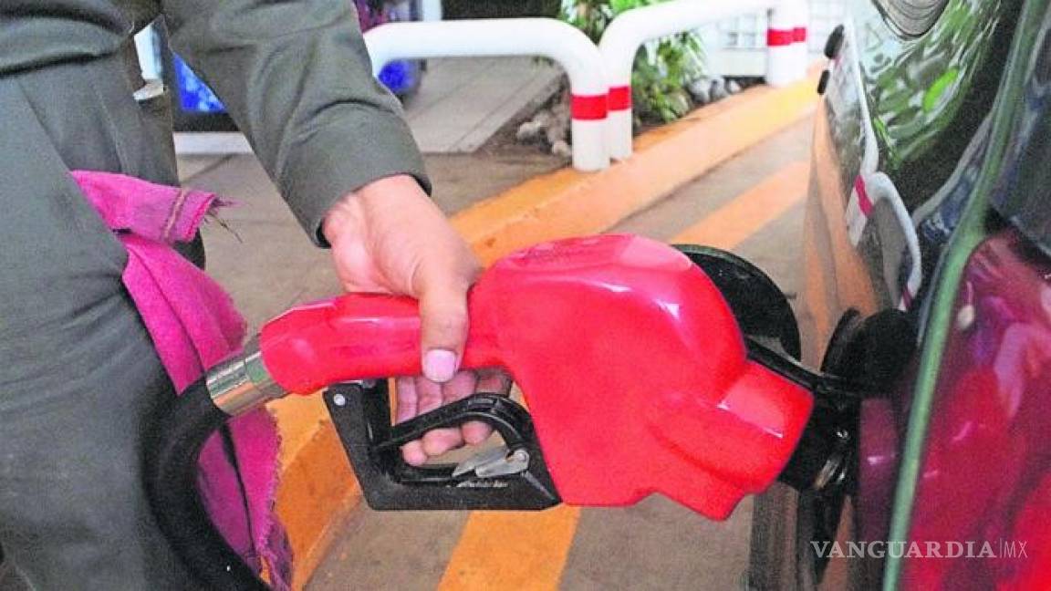 PEMEX ya no producirá gasolina premium, tendrá que importarla