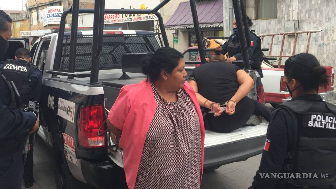Familias protagonizan una pelea en el Centro Histórico de Saltillo, son detenidas