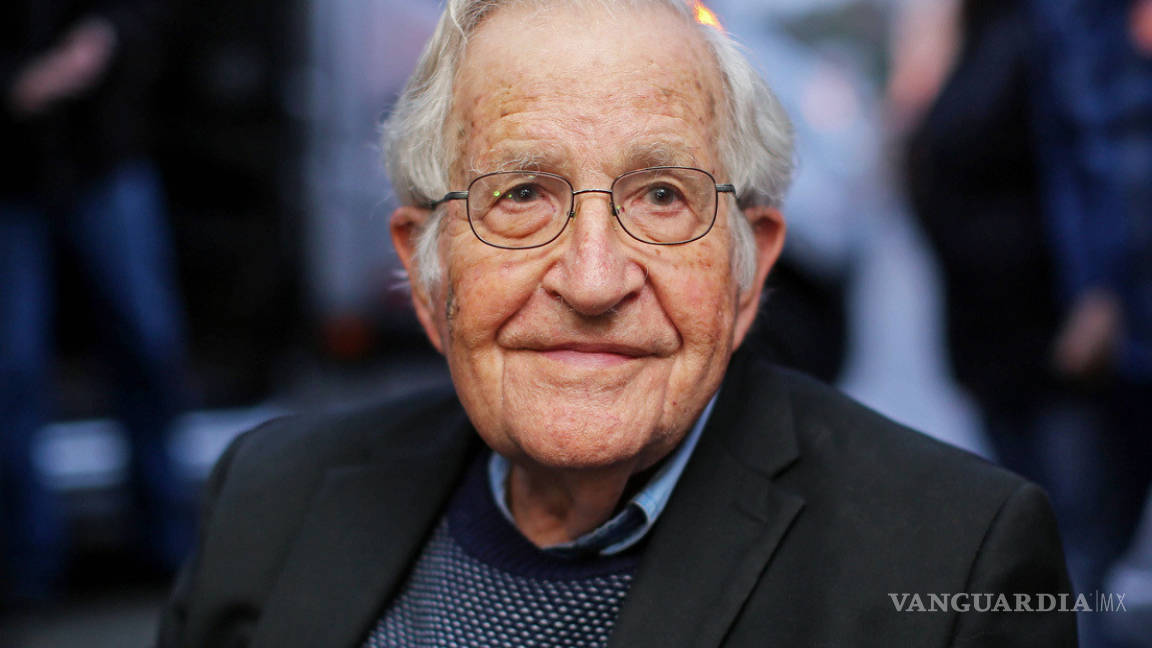 Chomsky, el analista más respetado, advierte que riesgo de extinción humana mayor que nunca