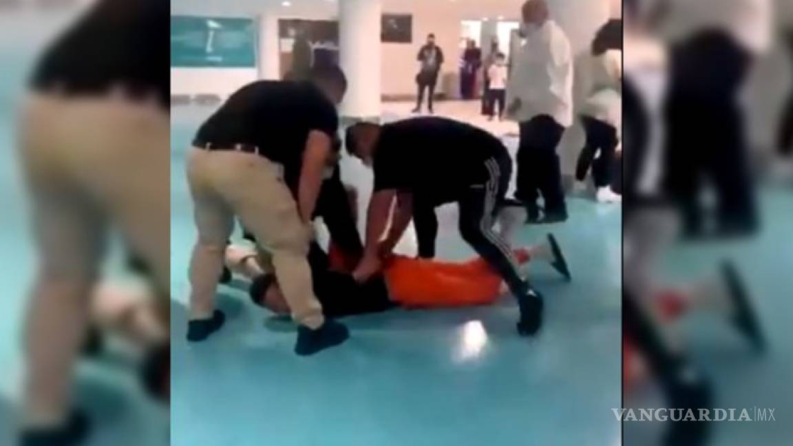 Pasajero no quería usar cubrebocas, provoca pelea en aeropuerto (video)