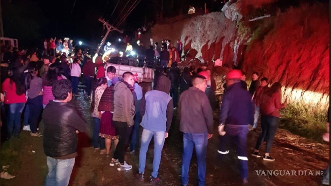 Cae muro sobre autos en Ecuador; hay 5 muertos
