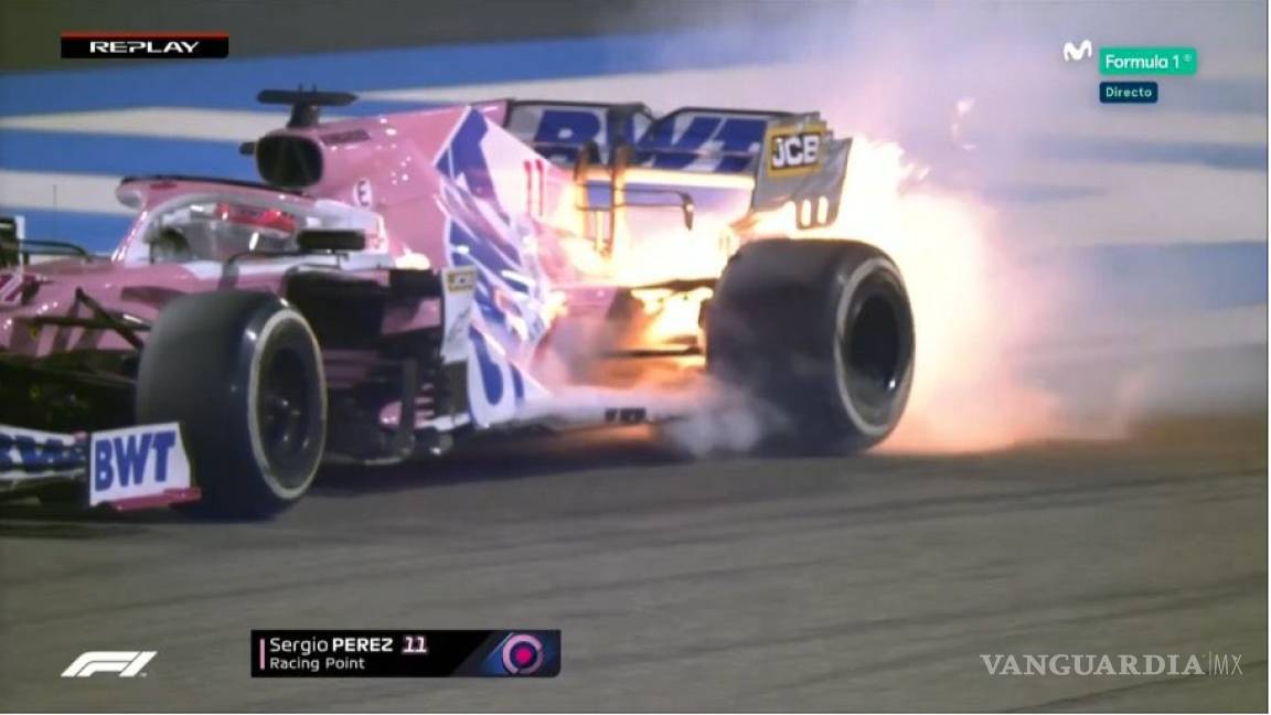 Se incendia auto de 'Checo' Pérez a tres vueltas de finalizar el GP de Bahrein