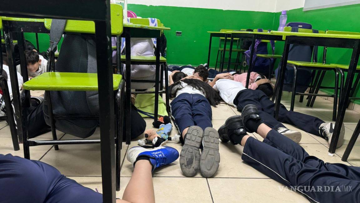 Alumnos se refugian durante tiroteo a negocio de comida rápida en Culiacán