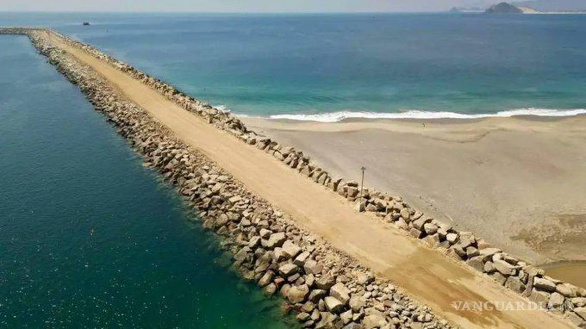 $!AMLO inauguró el rompeolas más grande de AL; permitiría llegada de grandes barcos comerciales
