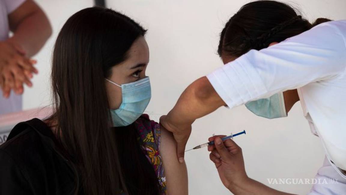 Médicos de pequeños consultorios también serán vacunados, señala AMLO