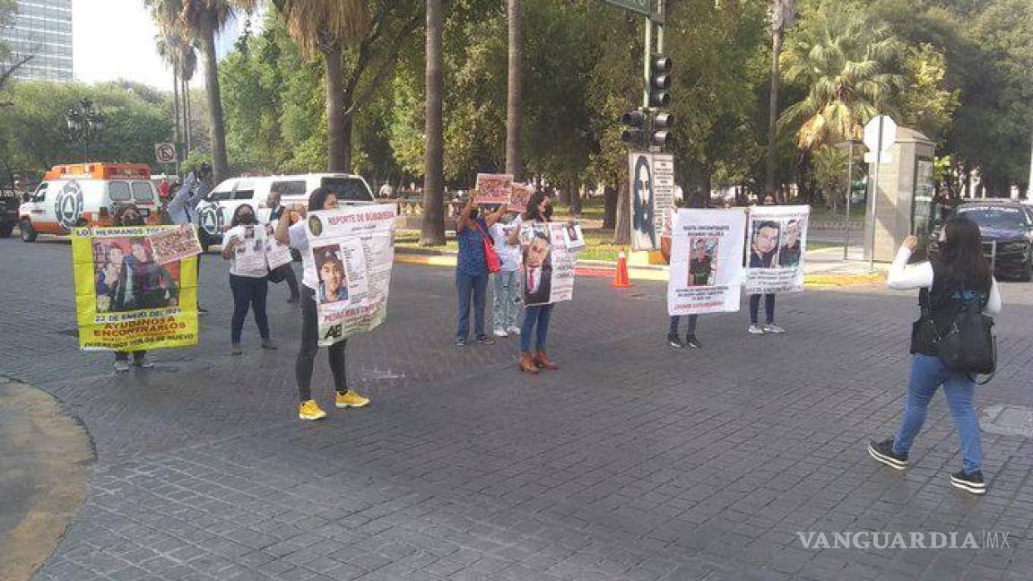 Familiares de desaparecidos entre NL y Tamaulipas exigieron respuestas a gobernadores