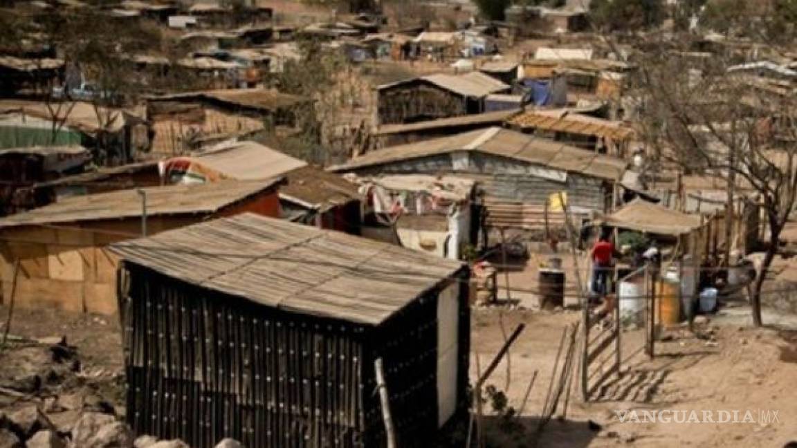 La pobreza en México disminuyó de 44.4 a 41.9% de la población en 10 años: Coneval