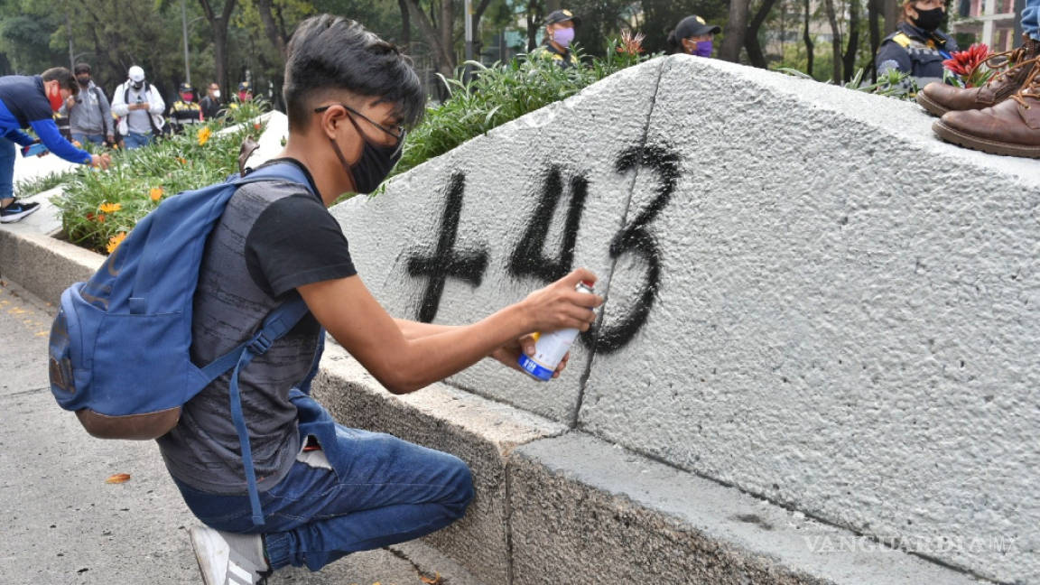 Sin incidentes graves se lleva a cabo la marcha nacional por Ayotzinapa en la CDMX