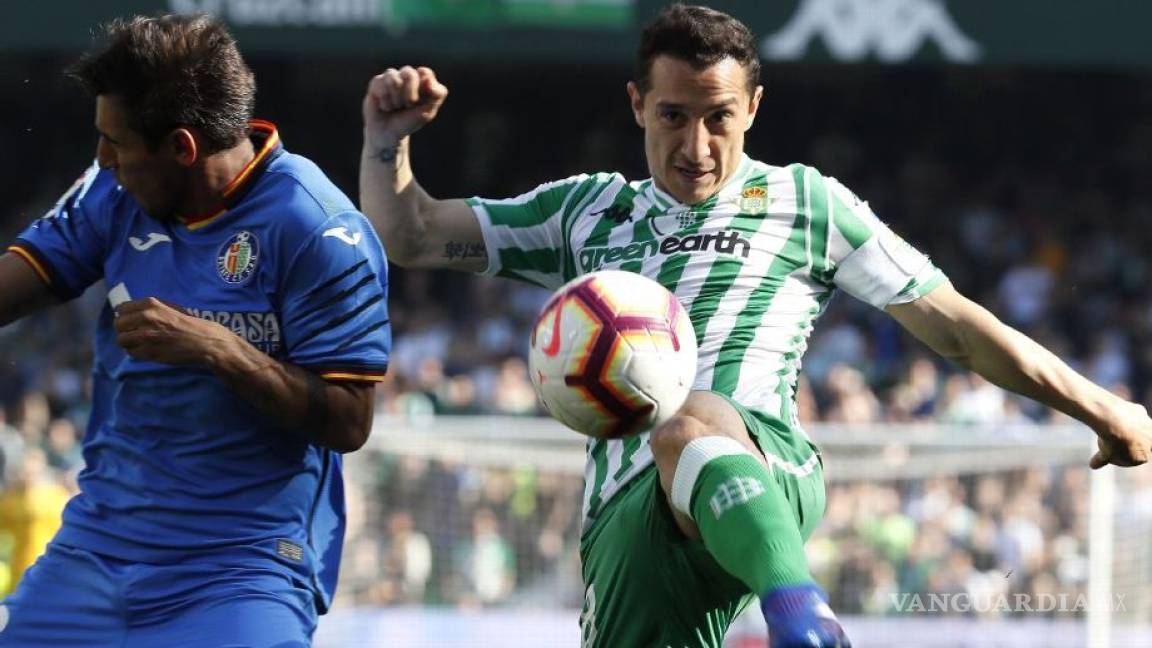 Real Betis sufre doloroso revés; Lainez se queda en la banca