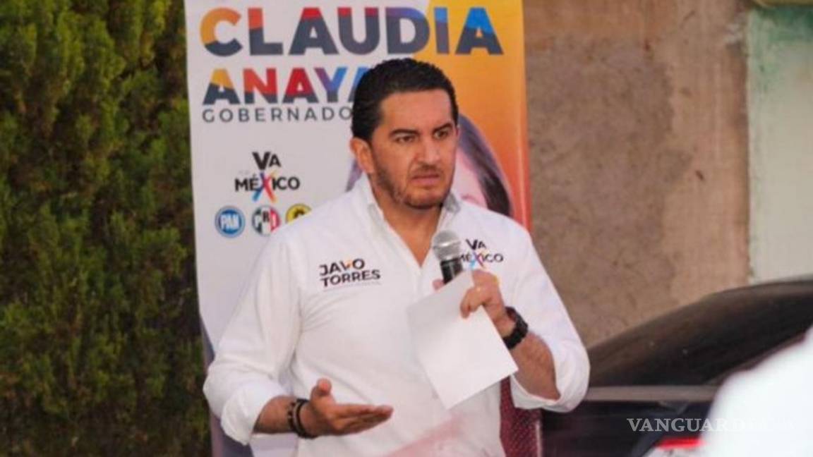 $!Roban camioneta a candidato en Zacatecas y le ponen calcas del CJNG