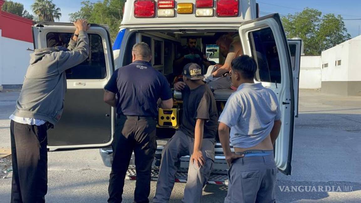 $!Los trabajadores fueron llevados a un hospital privado.