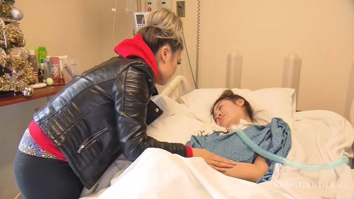 $!Se puso implantes de senos, pero la cirugía falló y quedó en coma