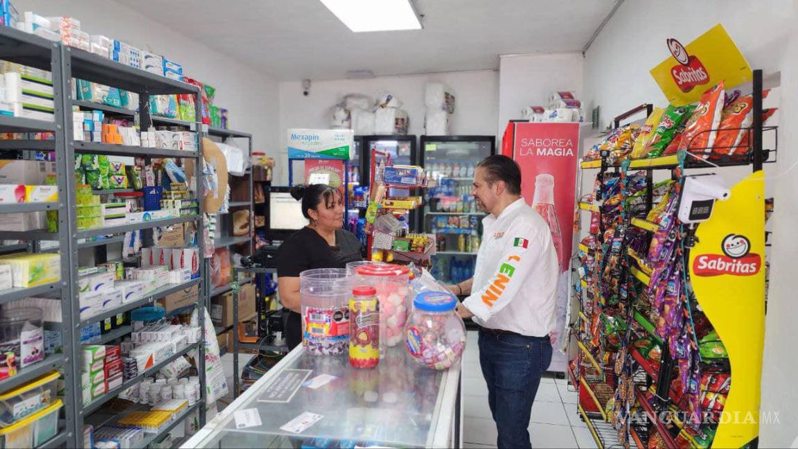 $!Lenin Pérez prometió apoyar a los coahuilenses que tienen problemas con la escrituración de sus bienes inmuebles.