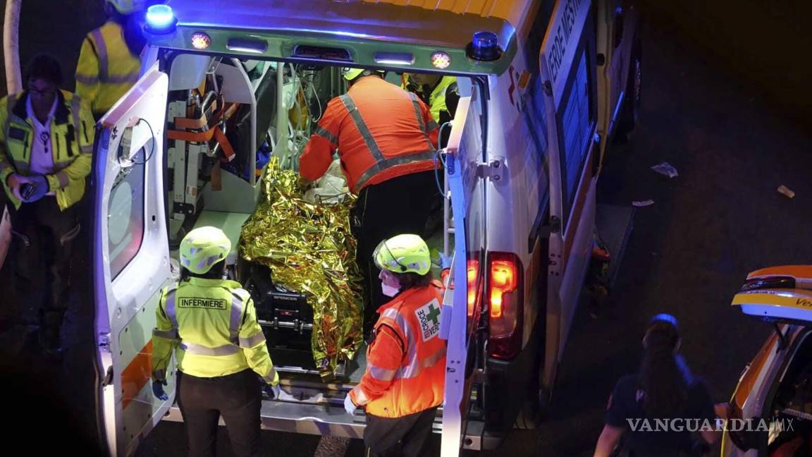Mueren 21 tras estrellarse autobús de pasajeros en Italia