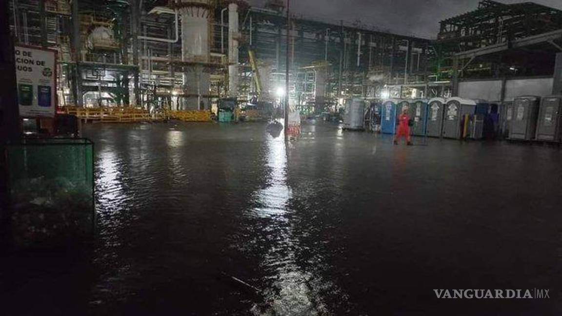 $!Se volvió a inundar la refinería de Dos Bocas