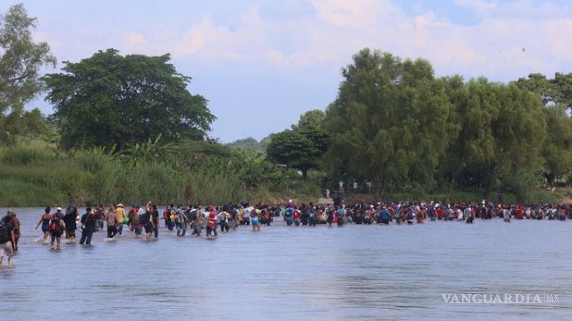 Migrantes logran cruzar el Suchiate, acuerdan tramitar refugio en México