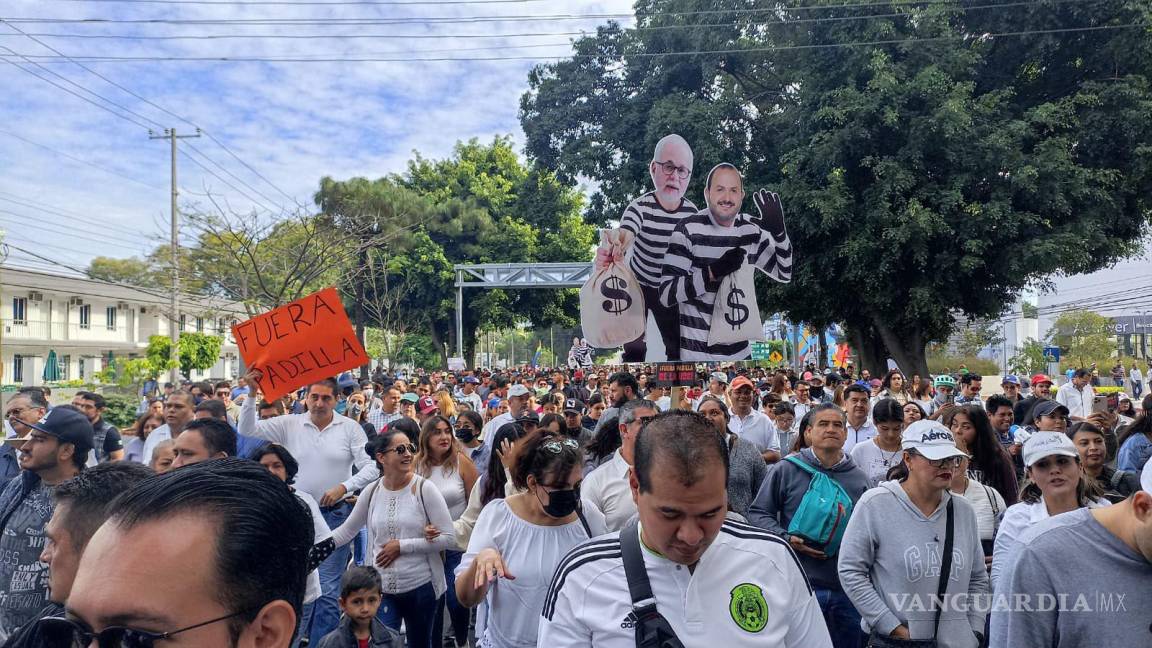 Con marcha, intenta MC boicotear inicio de la FIL Guadalajara