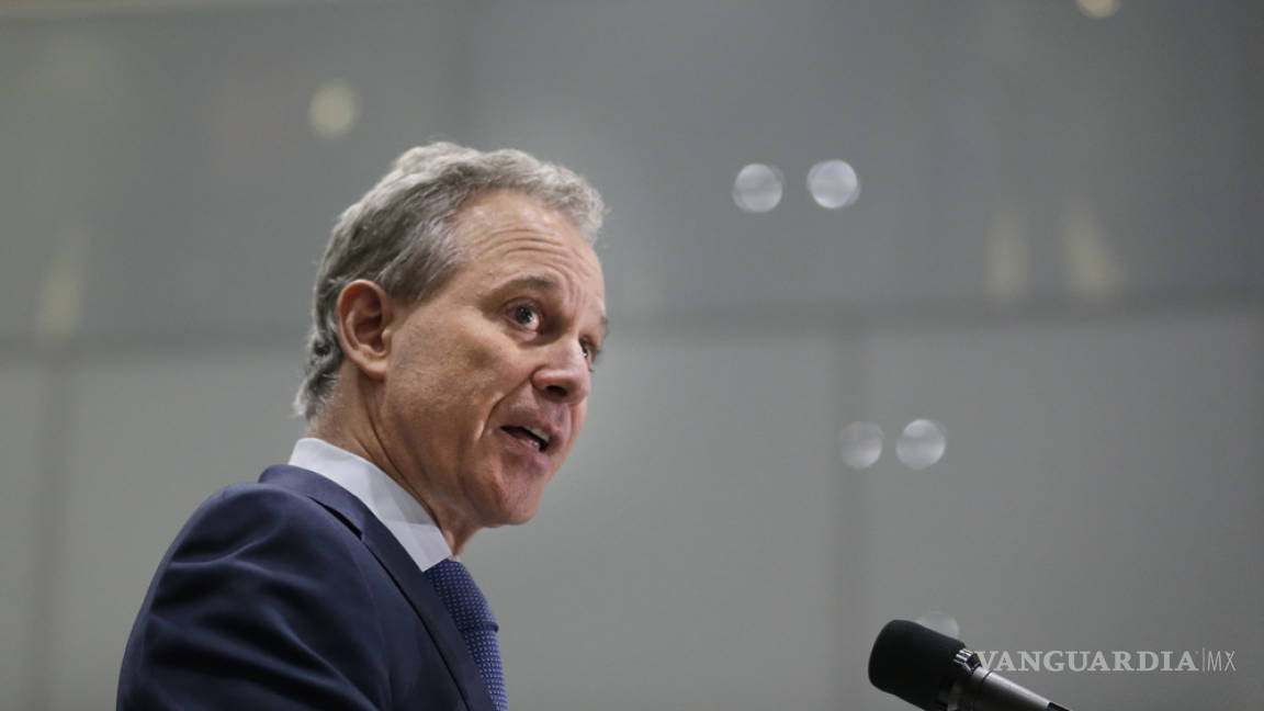 Fiscal general de Nueva York renuncia tras ser acusado de agresión contra mujeres