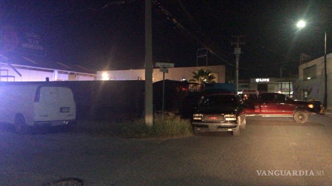 $!Una camioneta fue atravesada como medida de protesta ante las quejas de los vecinos.